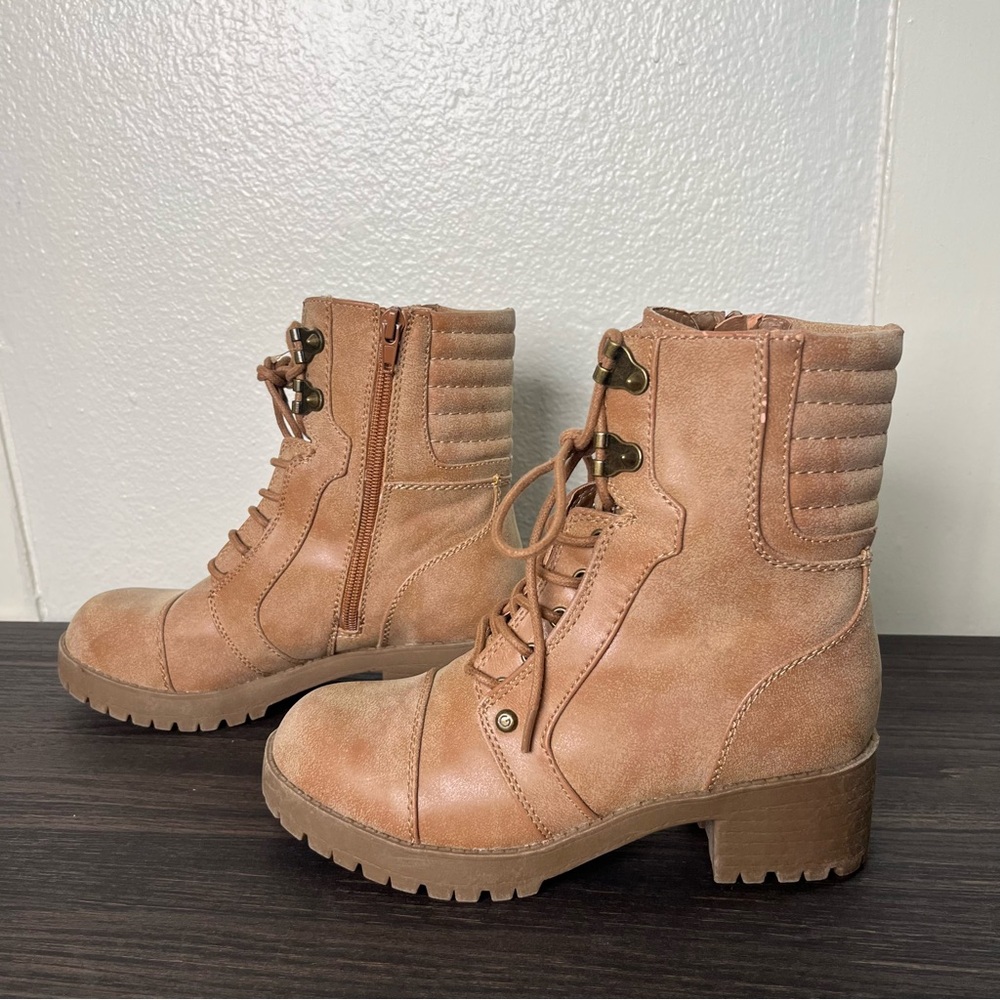G by Guess Tan Khaki Leather Combat Boots Women Lace-up +Zip EUC 6